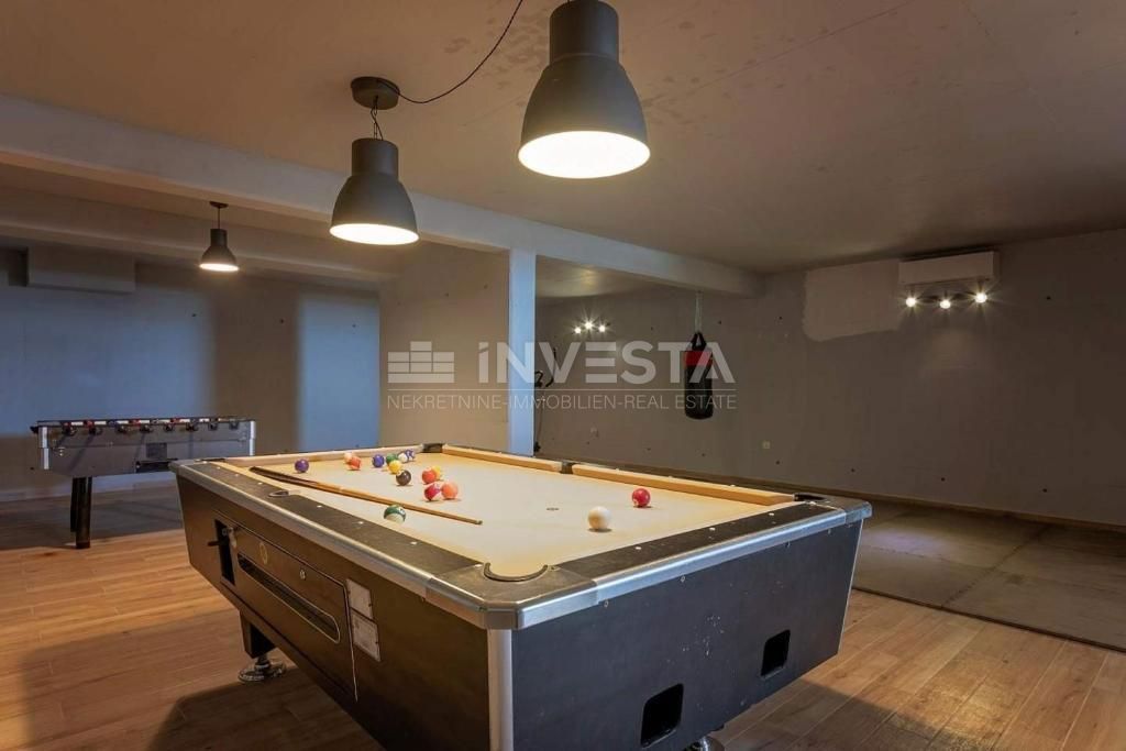 Villa di design con vista mare