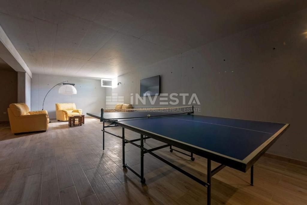 Villa di design con vista mare