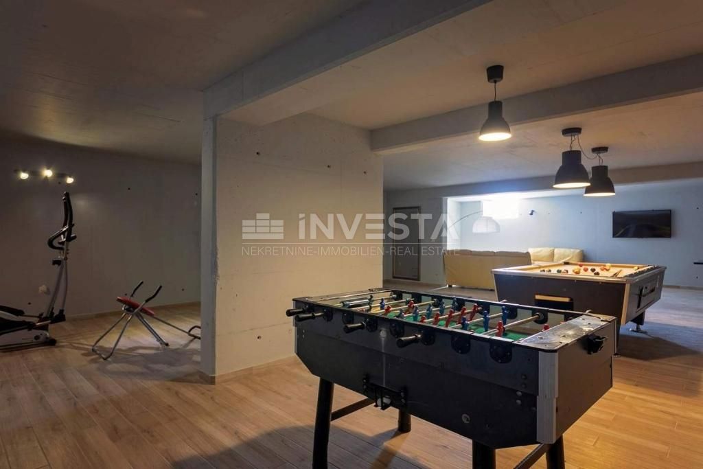 Villa di design con vista mare