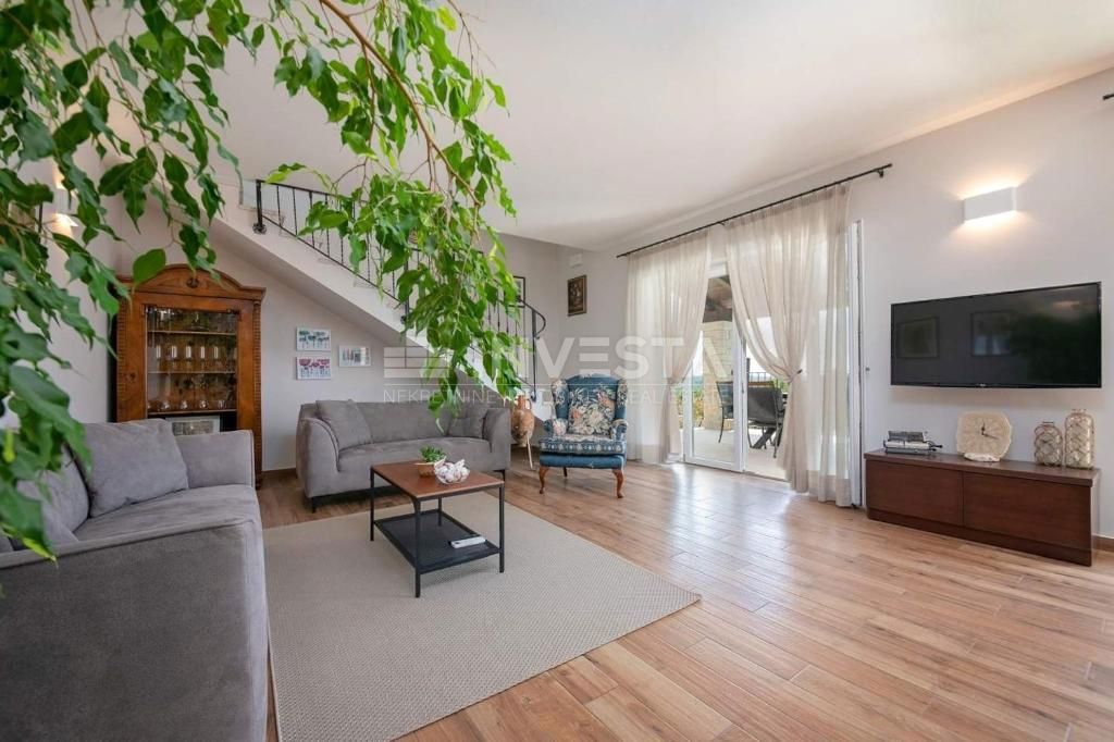 Villa di design con vista mare