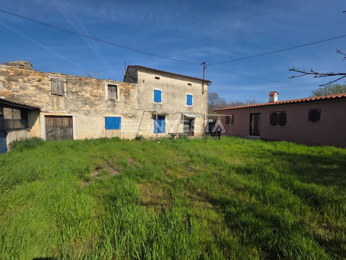 Casa in pietra con ampio terreno nel cuore dell’Istria