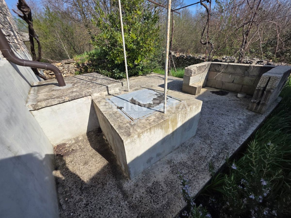 Casa in pietra con ampio terreno nel cuore dell’Istria