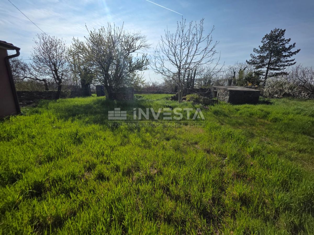 Casa in pietra con ampio terreno nel cuore dell’Istria