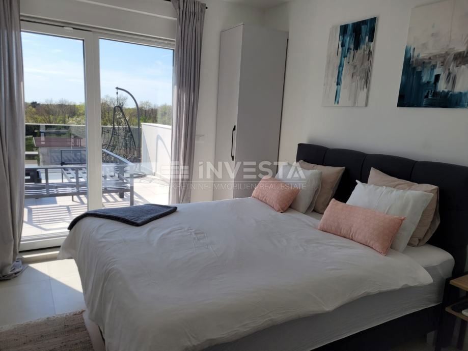 Dintorni di Svetvinčent, lussuosa villa con piscina immersa nel verde