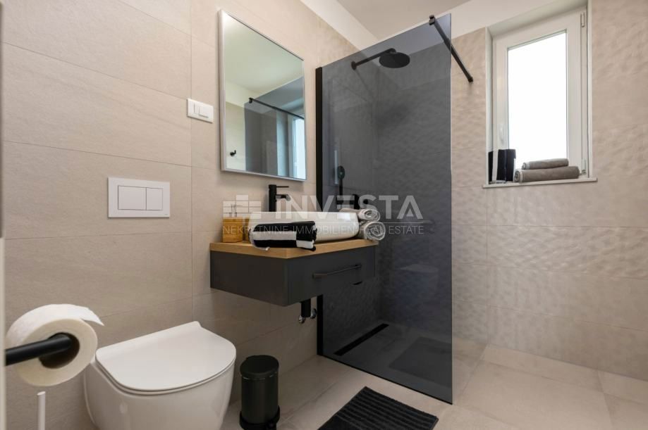 Dintorni di Svetvinčent, lussuosa villa con piscina immersa nel verde