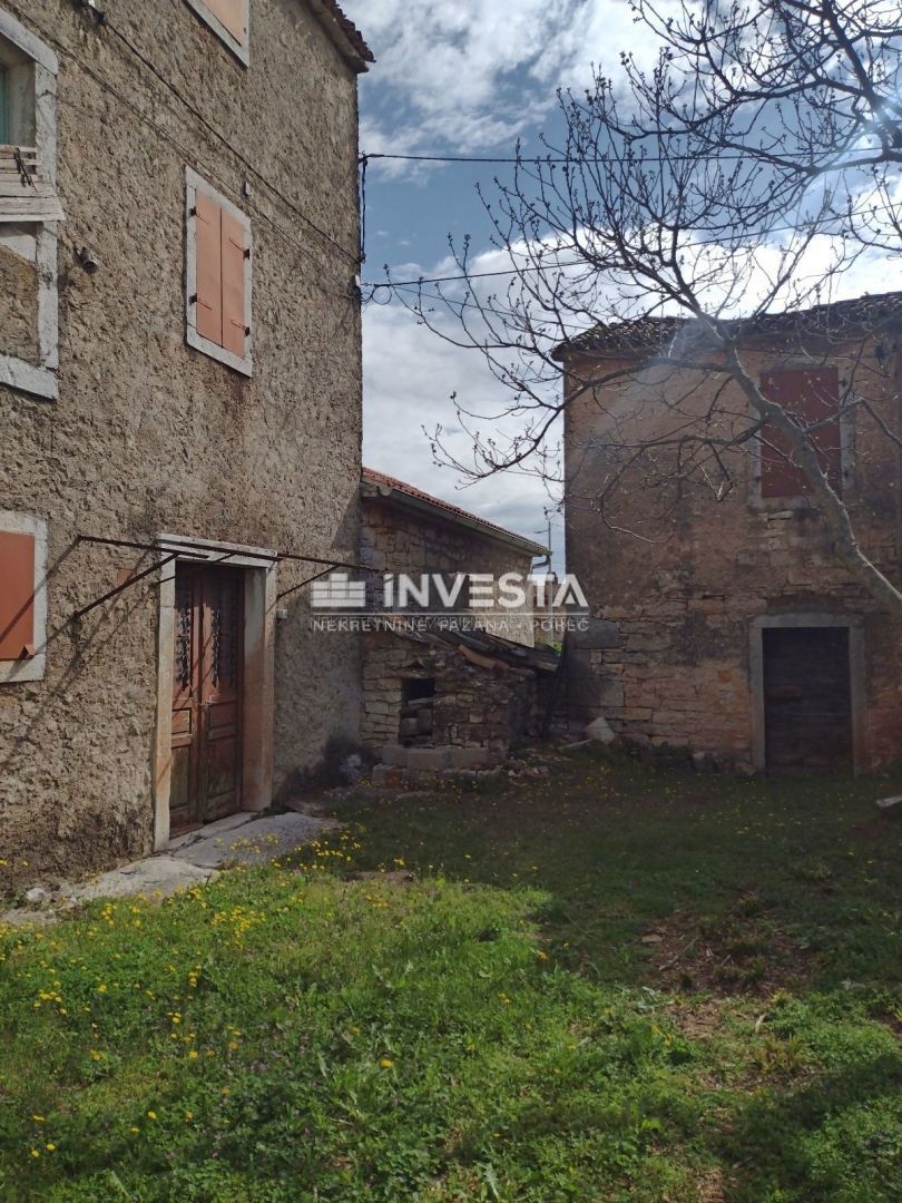 Zona di Visignano, vecchia casa a schiera istriana da ristrutturare