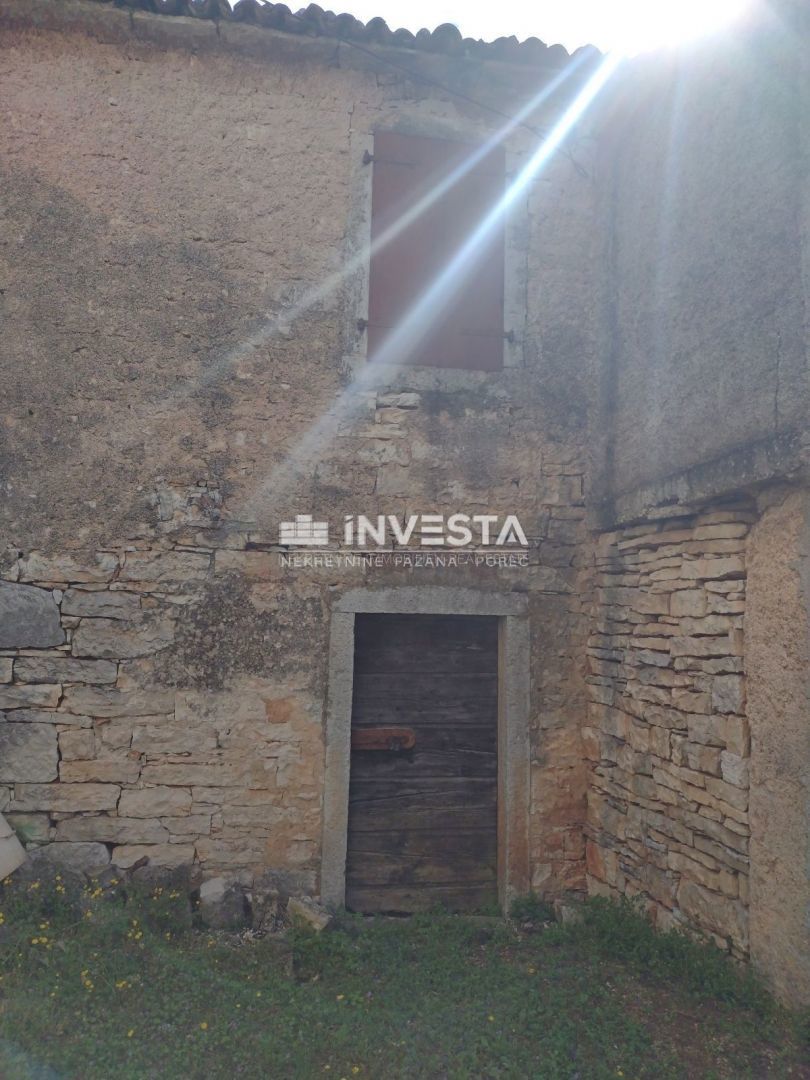 Zona di Visignano, vecchia casa a schiera istriana da ristrutturare