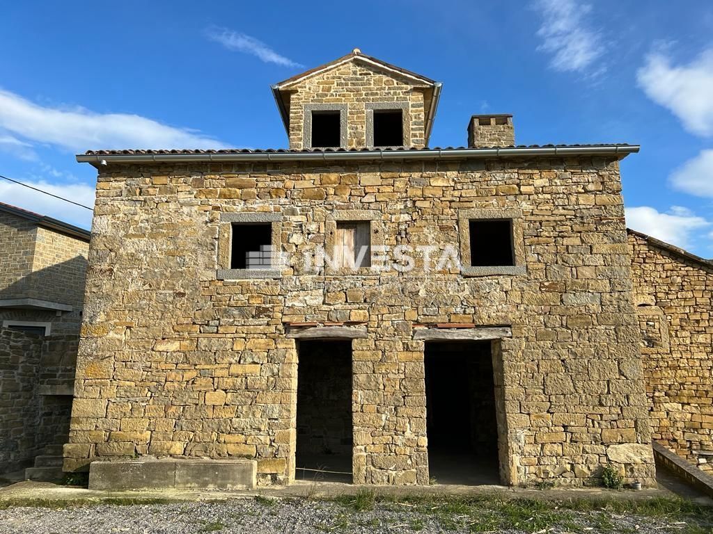 Zona di Montona, unica casa in pietra d'Istria con una vista meravigliosa