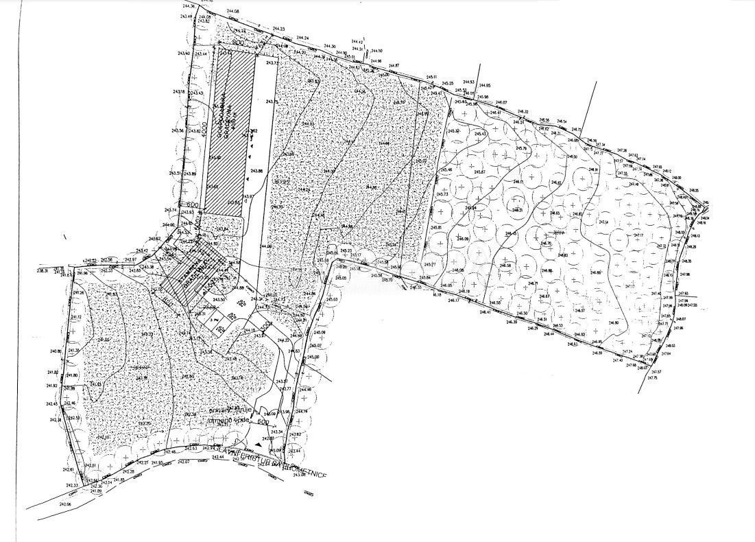 Juršići, terreno di 20.000 m2 con progetto, costruzione iniziata