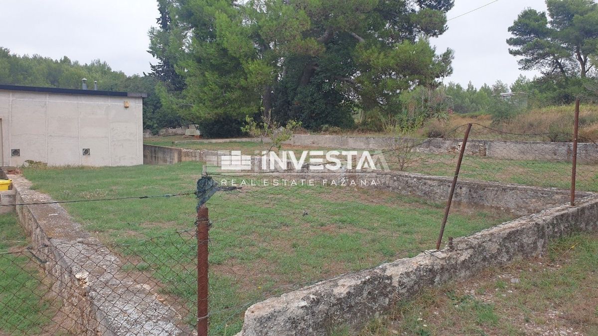 Zona di Pula, Casa indipendente su un terreno edificabile di 1150 m2