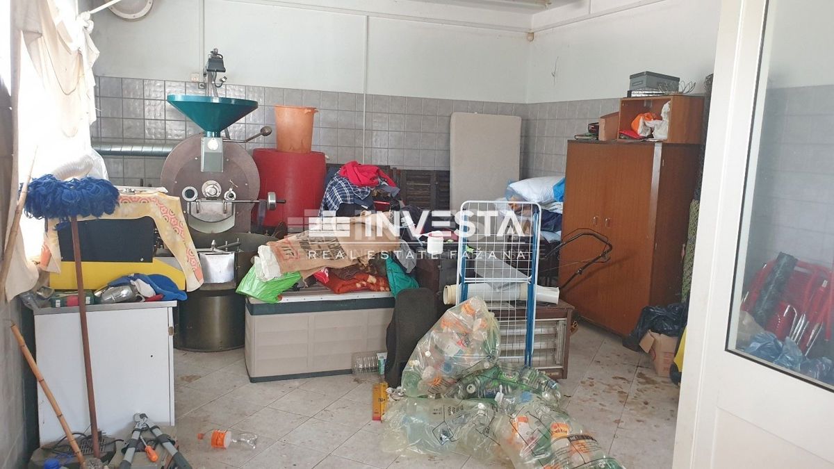 Zona di Pula, Casa indipendente su un terreno edificabile di 1150 m2