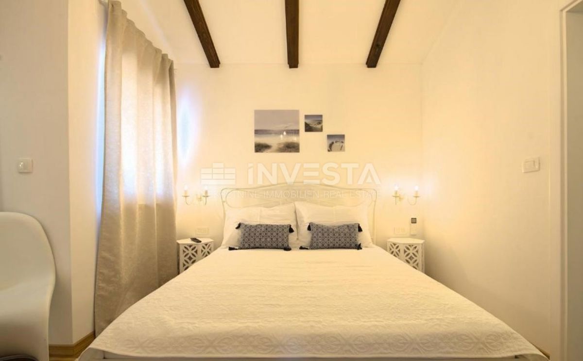 Zona di Parenzo, casa con piscina e vista mare