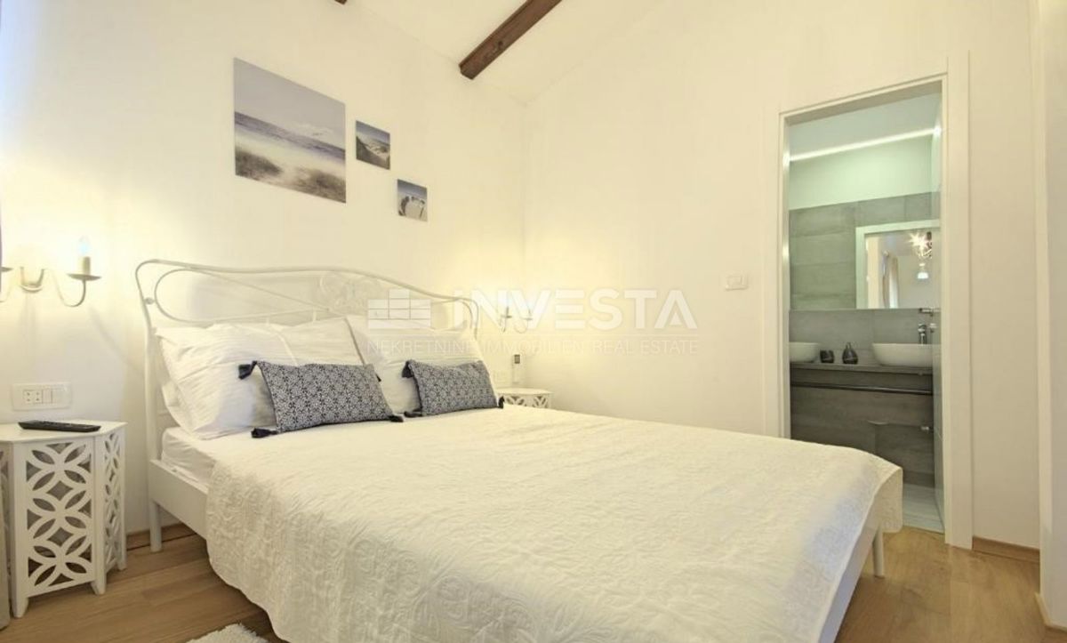 Zona di Parenzo, casa con piscina e vista mare