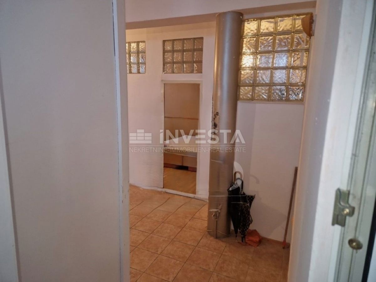 Pola, Gregovica, appartamento economico nel seminterrato vicino al centro città