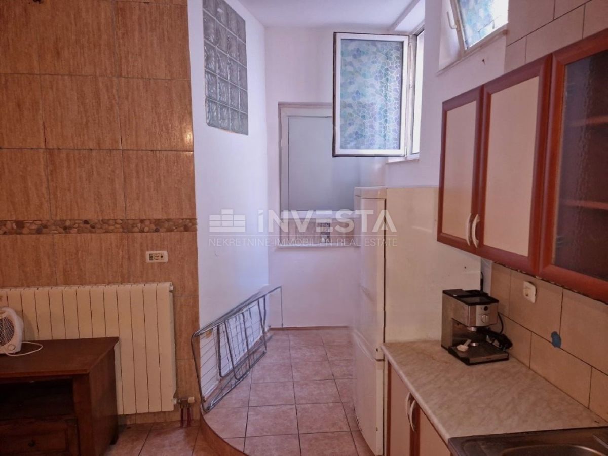 Pola, Gregovica, appartamento economico nel seminterrato vicino al centro città