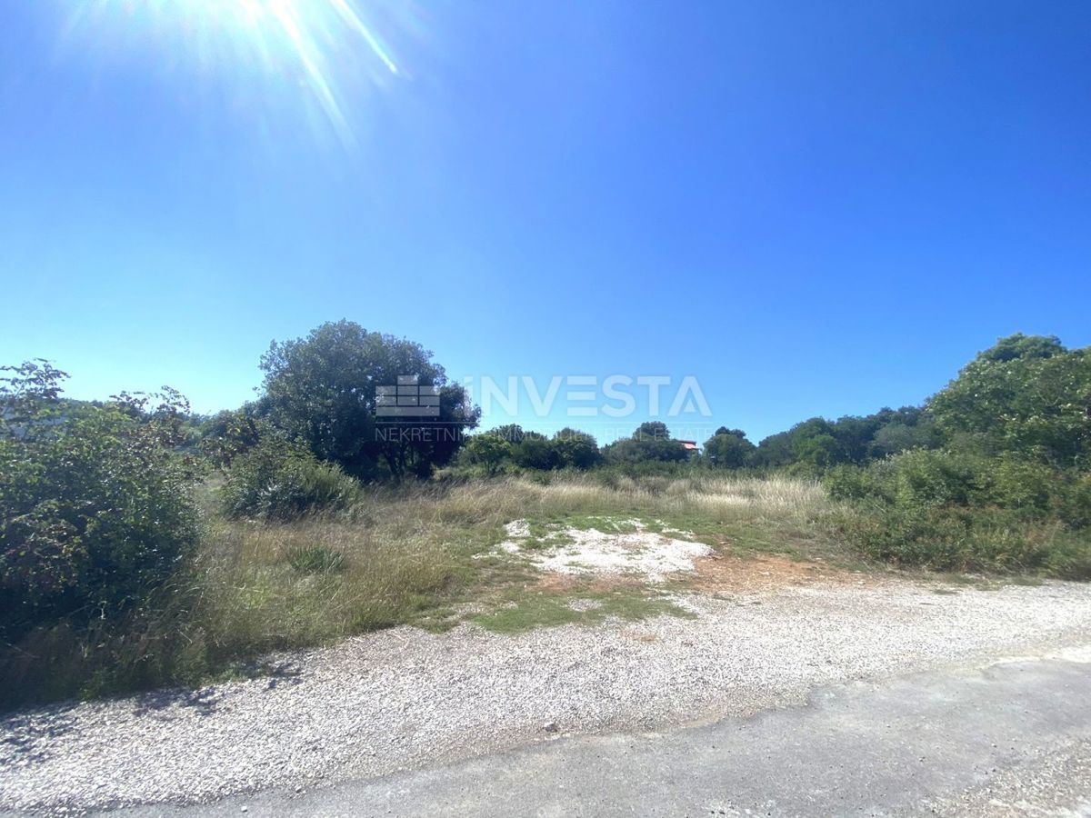  Štinjan, terreno attraente in una posizione eccellente