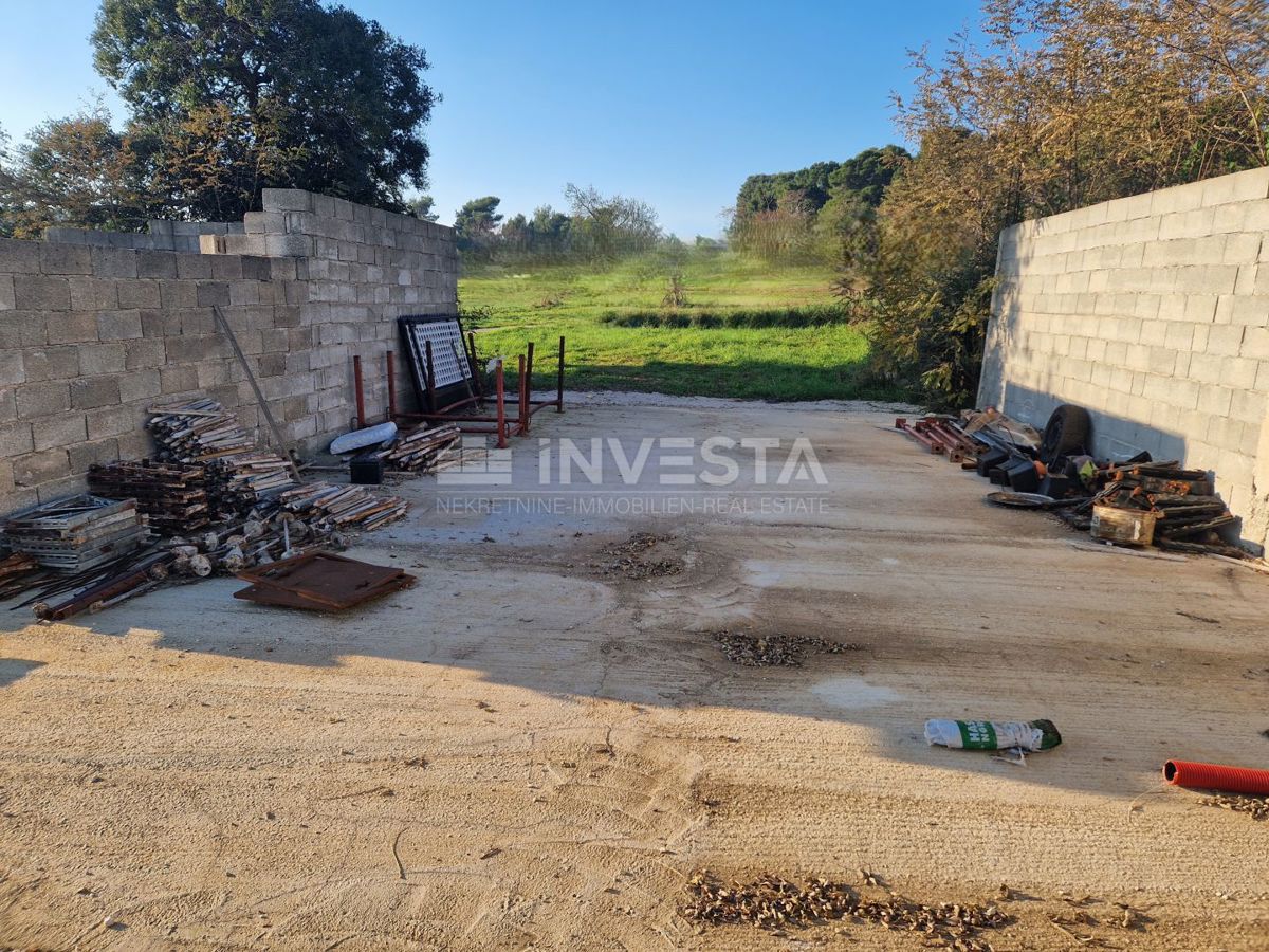 Štinjan - terreni edificabili e agricoli