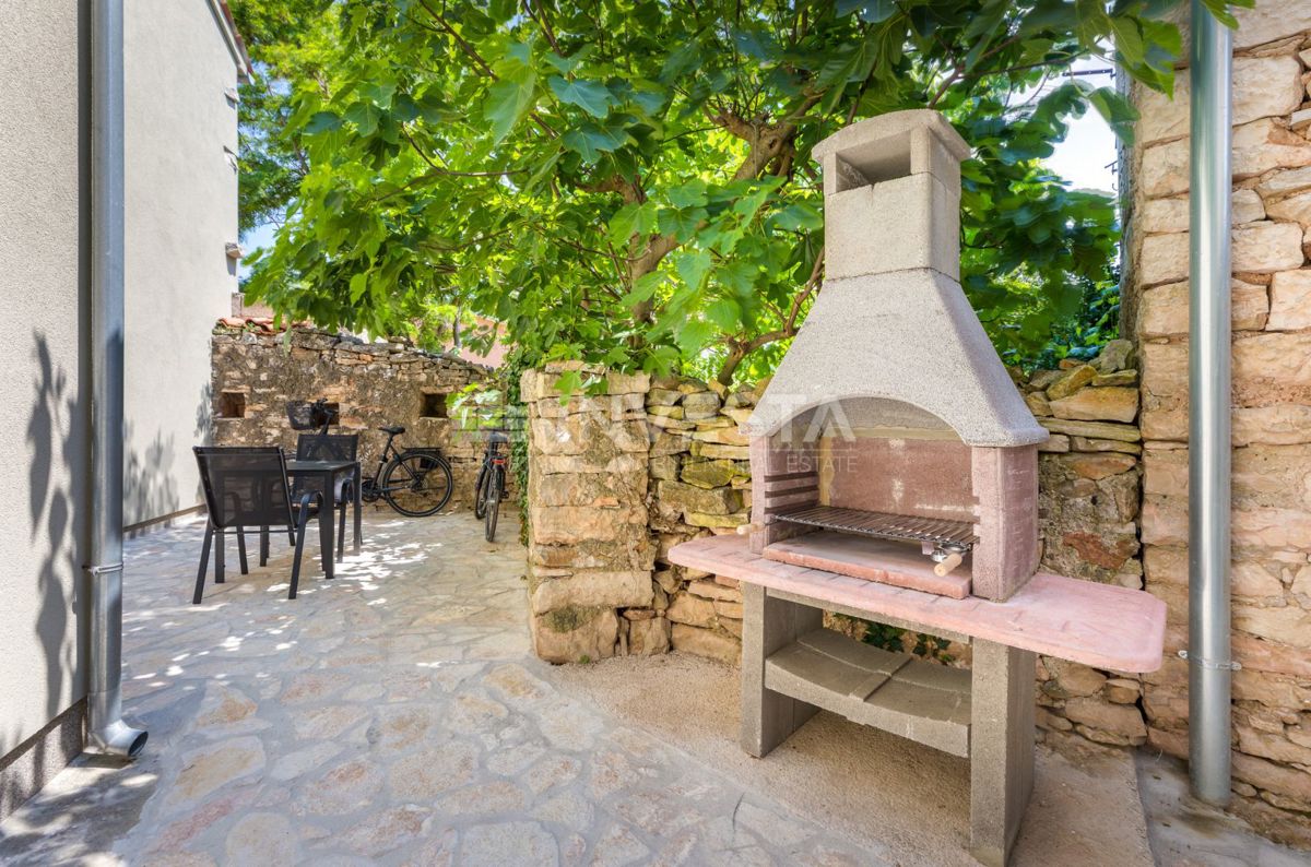 Istria, Šišan - Casa Istriana con 3 Unità Abitative