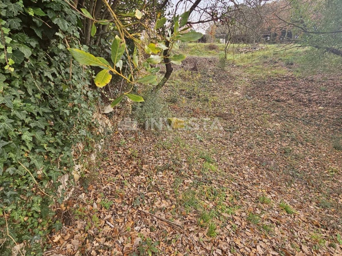 Pola, Veli Vrh, terreno edificabile 2907 m²