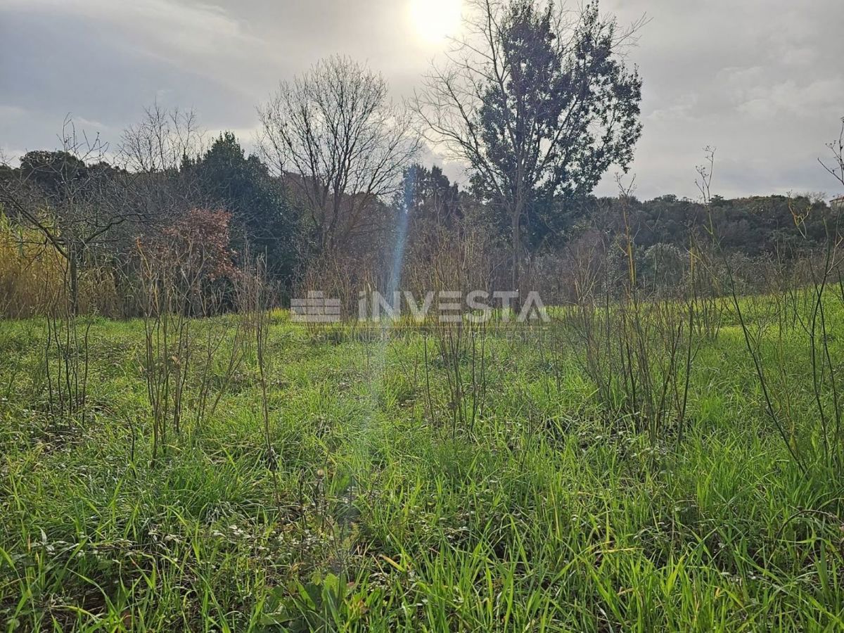 Pola, Veli Vrh, terreno edificabile 2907 m²