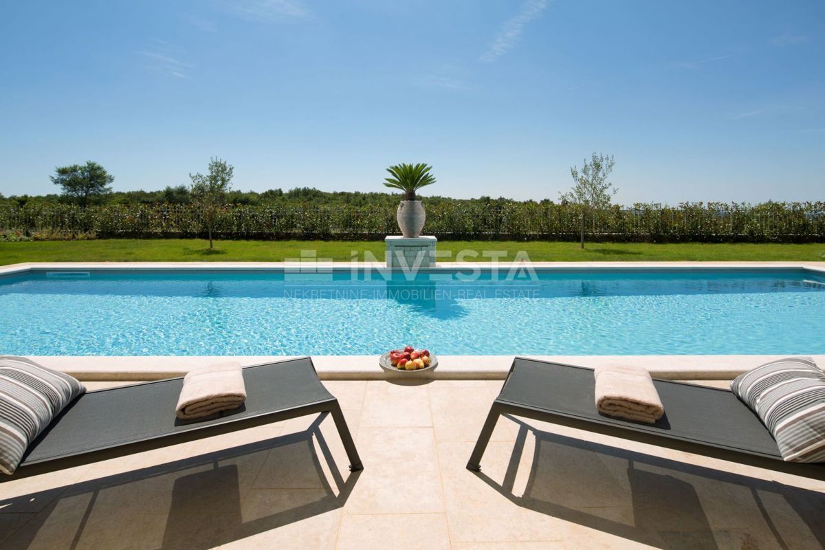 Villa rustica esclusiva con piscina e campi sportivi