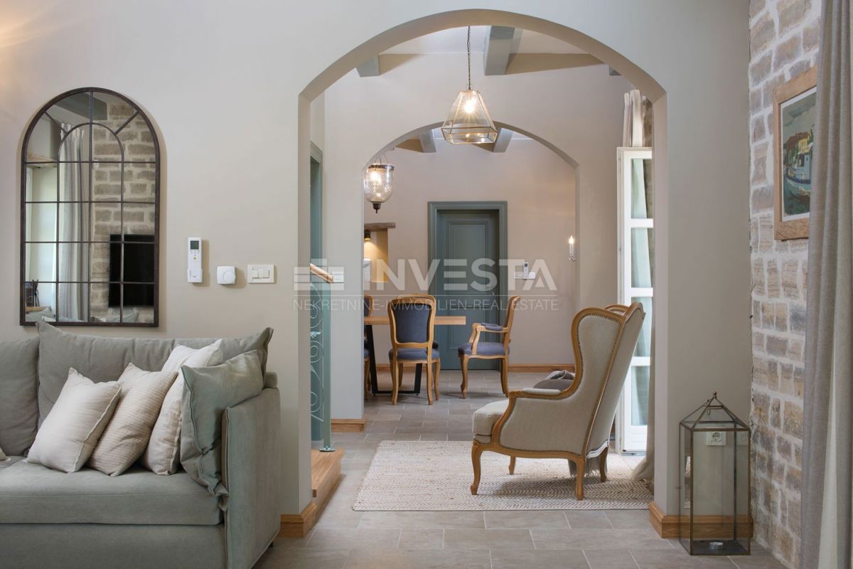 Villa rustica esclusiva con piscina e campi sportivi
