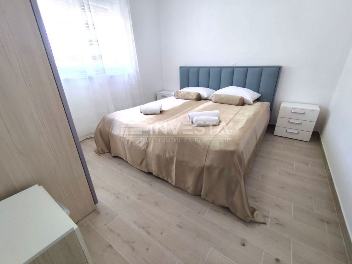 Appartamento al 2° piano, 2 camere da letto, terrazza, parcheggio, vicino al mare