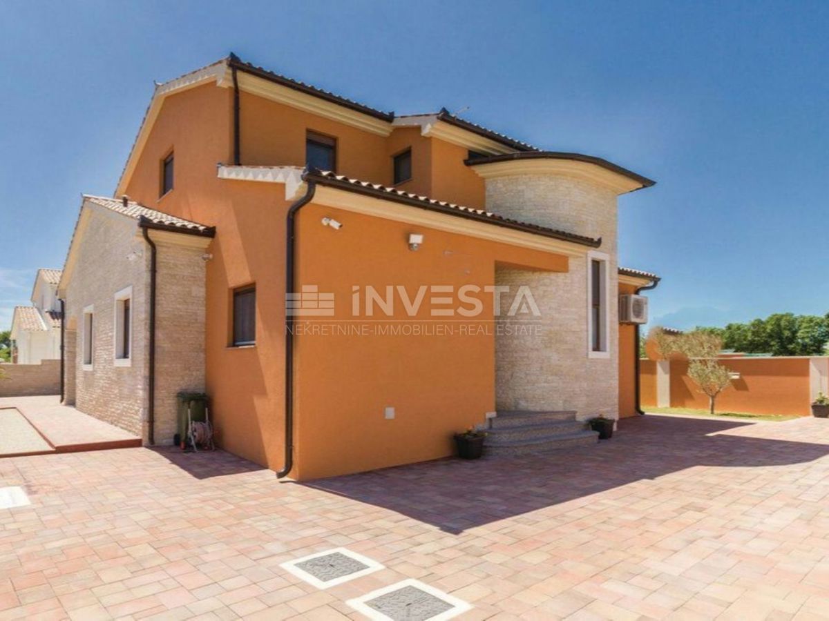 Pula, Villa moderna con piscina, a 5 km dal mare