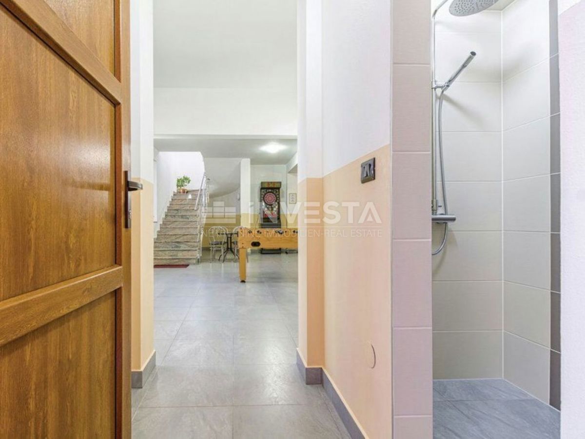 Pula, Villa moderna con piscina, a 5 km dal mare