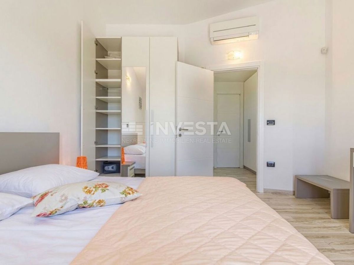 Pula, Villa moderna con piscina, a 5 km dal mare