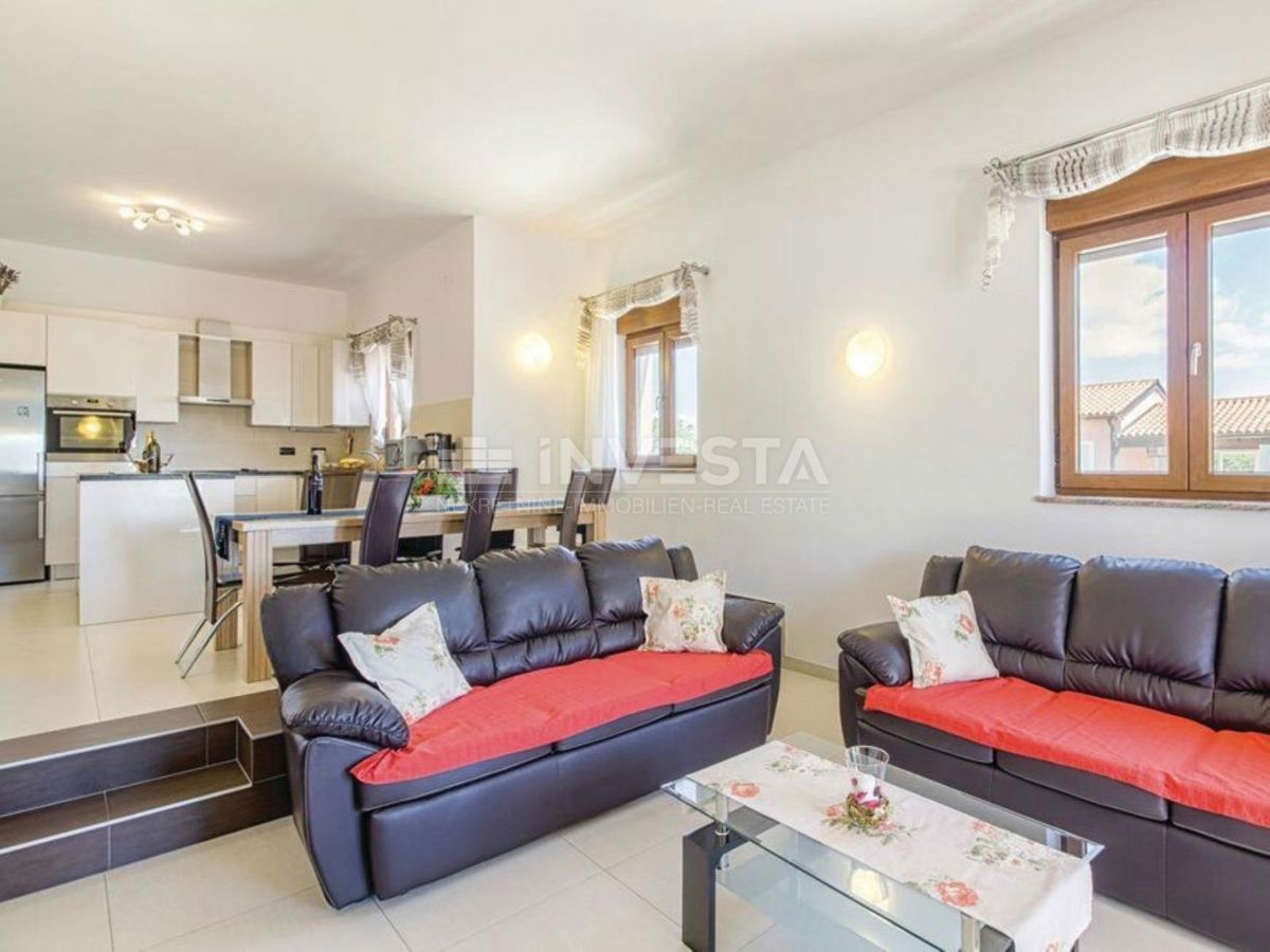 Pula, Villa moderna con piscina, a 5 km dal mare