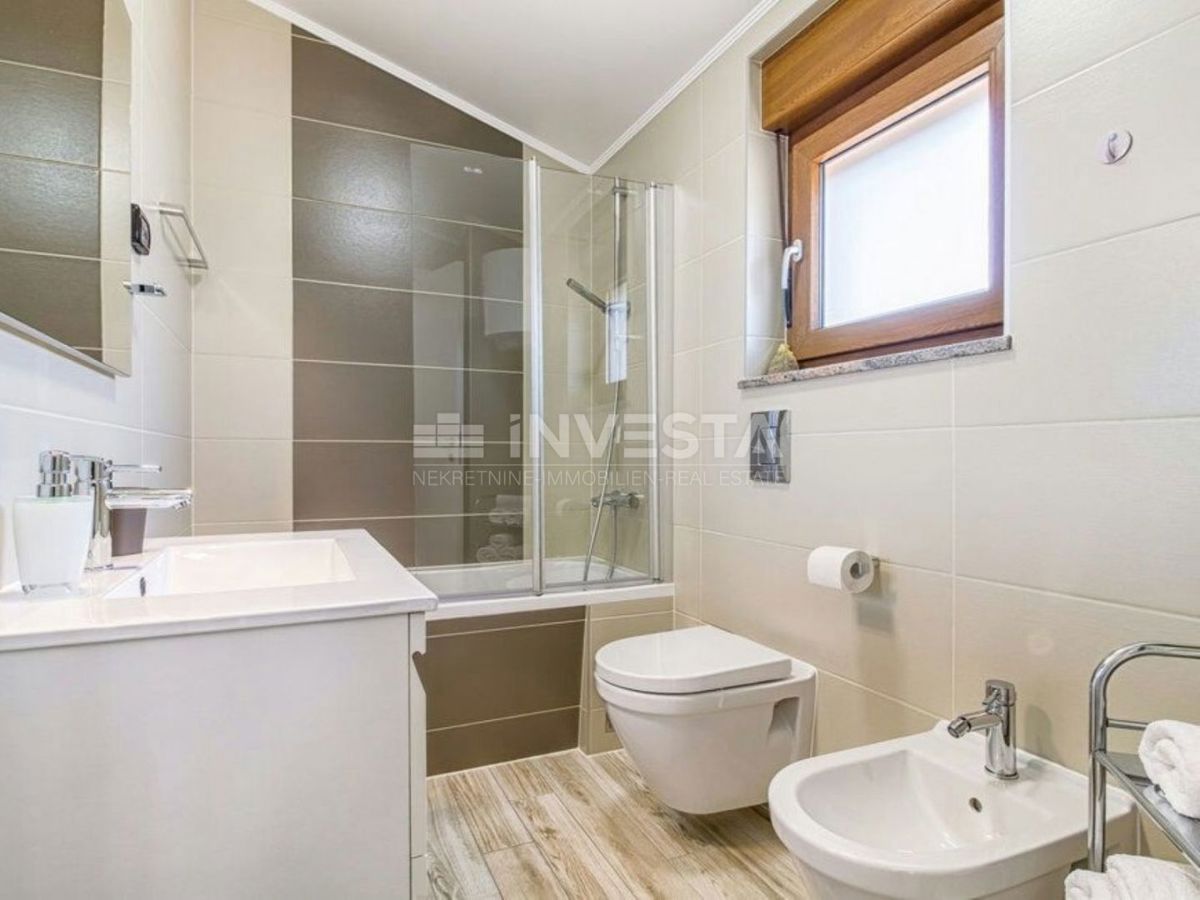 Pula, Villa moderna con piscina, a 5 km dal mare