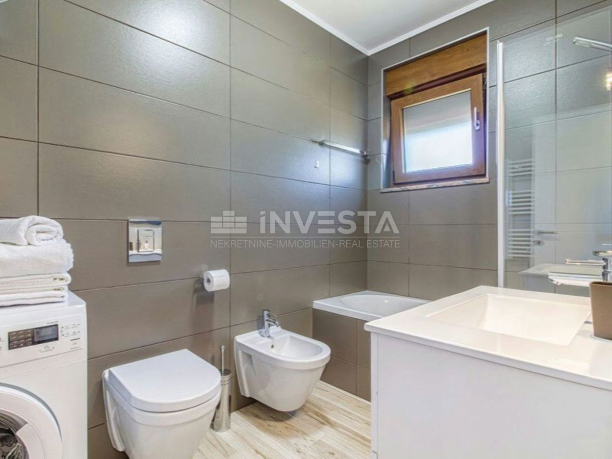 Pula, Villa moderna con piscina, a 5 km dal mare