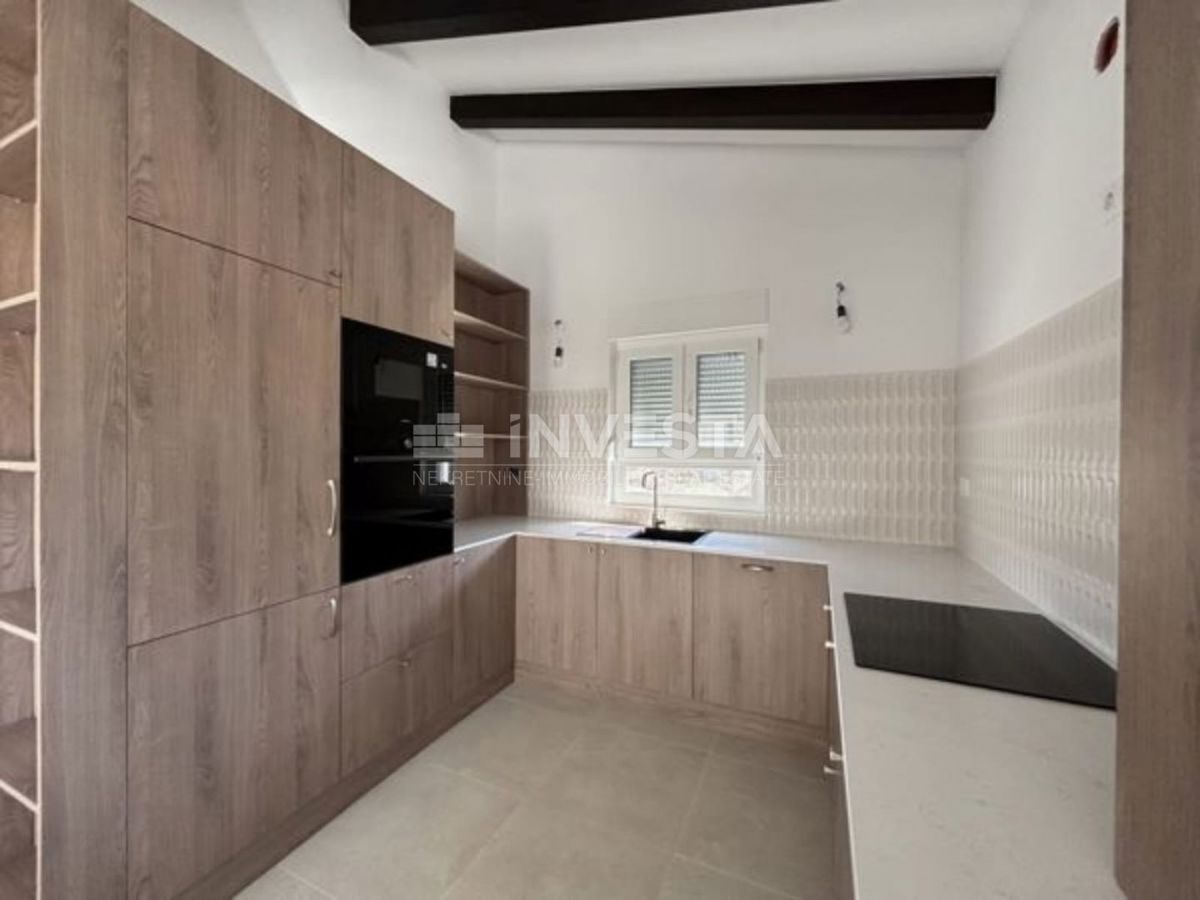 Dintorni di Rovigno, casa a piano terra a basso consumo energetico con piscina