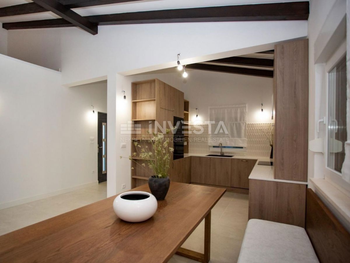 Dintorni di Rovigno, casa a piano terra a basso consumo energetico con piscina