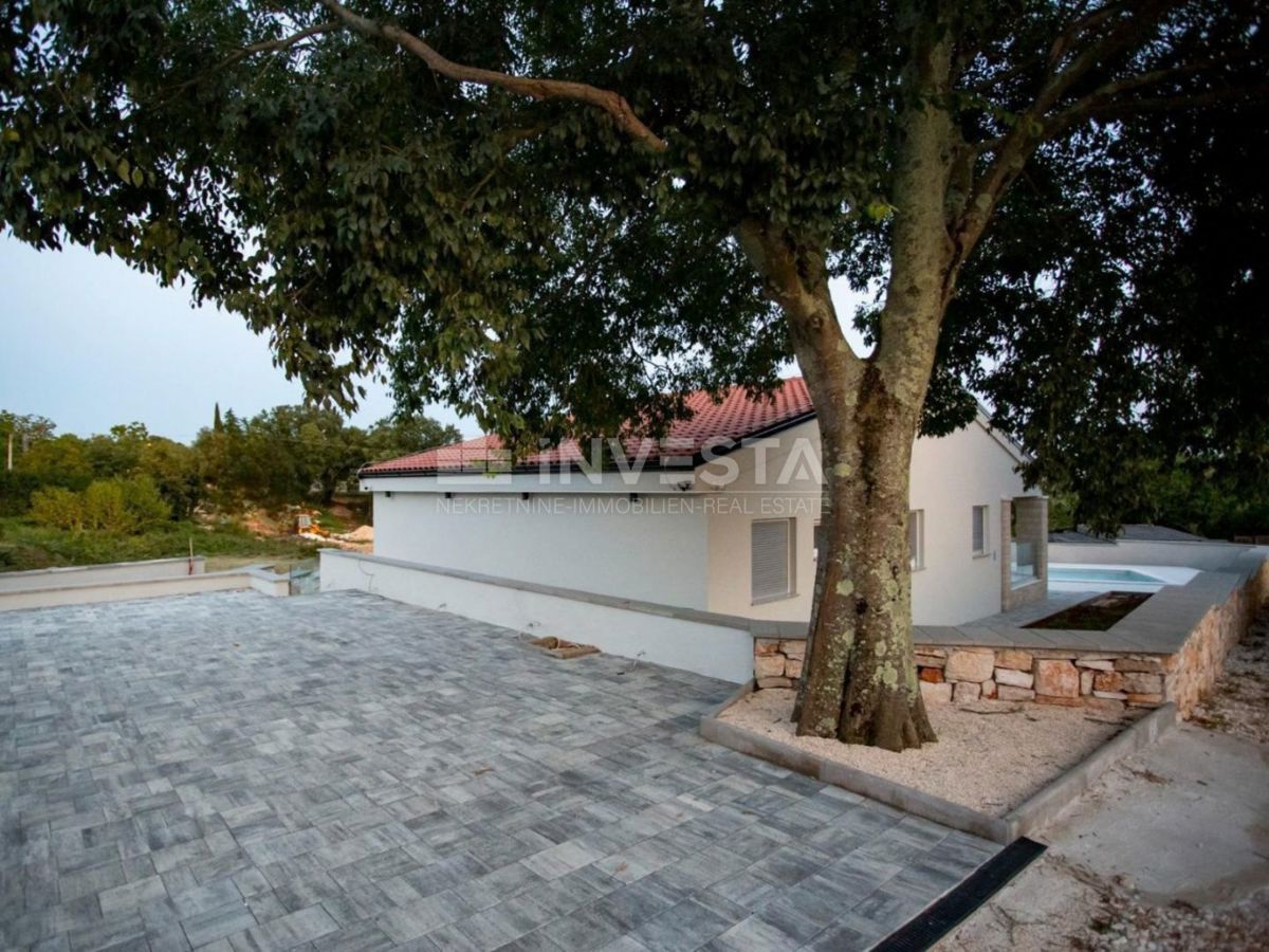 Dintorni di Rovigno, casa a piano terra a basso consumo energetico con piscina