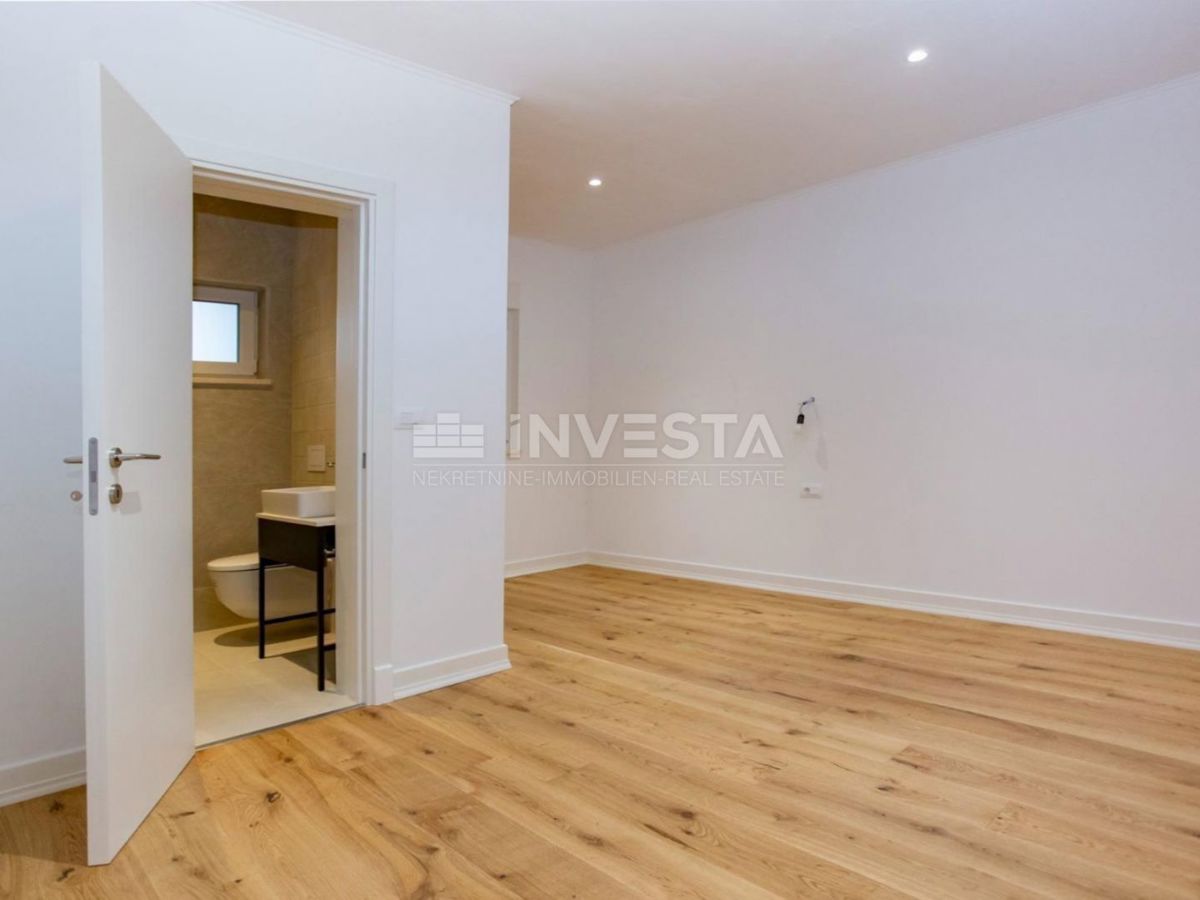 Dintorni di Rovigno, casa a piano terra a basso consumo energetico con piscina