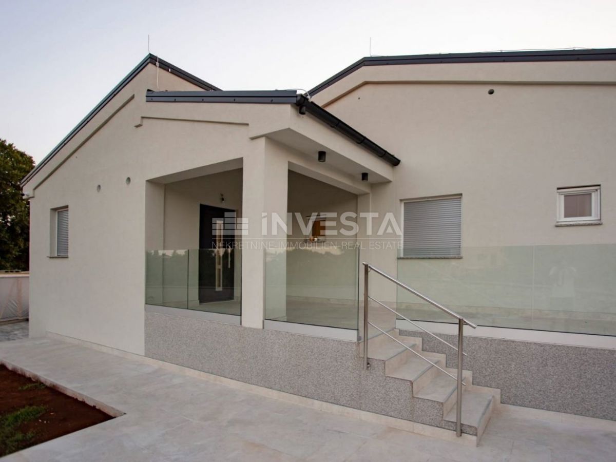 Dintorni di Rovigno, casa a piano terra a basso consumo energetico con piscina