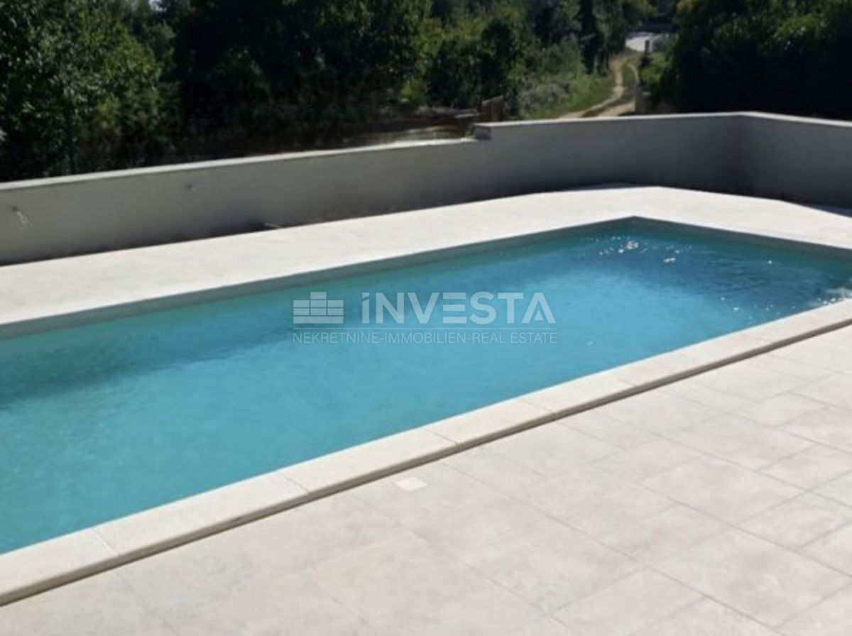 Dintorni di Rovigno, casa a piano terra a basso consumo energetico con piscina