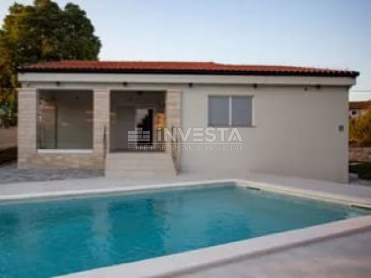 Dintorni di Rovigno, casa a piano terra a basso consumo energetico con piscina