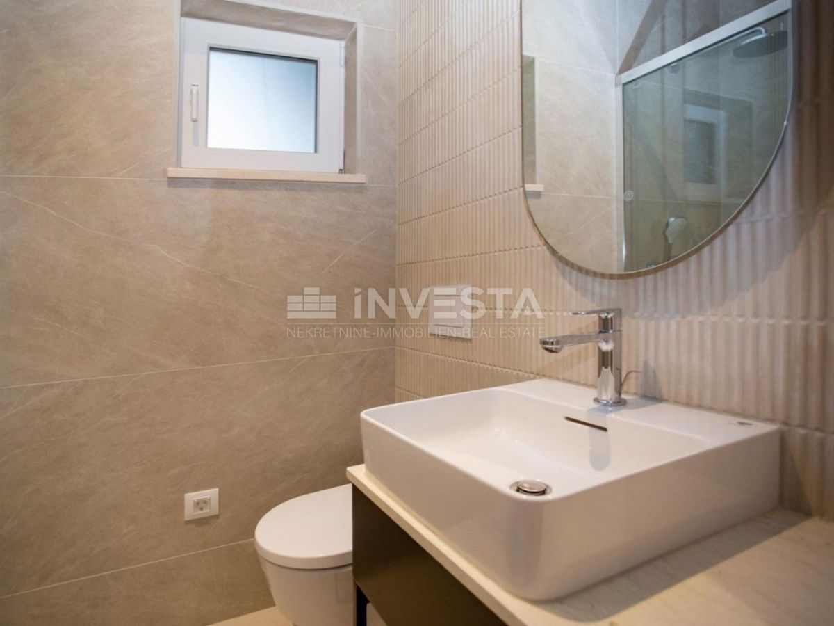 Dintorni di Rovigno, casa a piano terra a basso consumo energetico con piscina