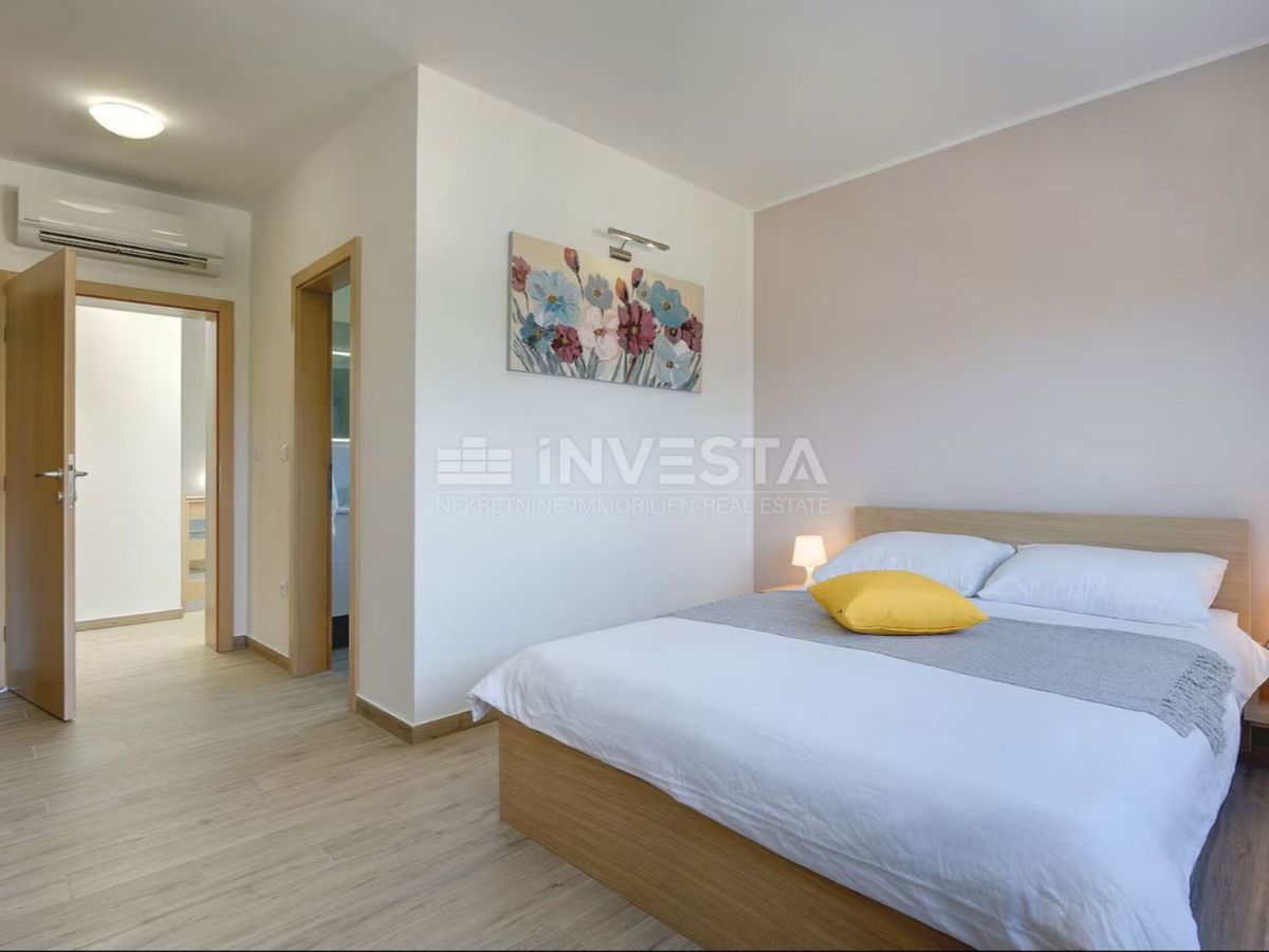 Casa indipendente di nuova costruzione con piscina nei dintorni di Pola