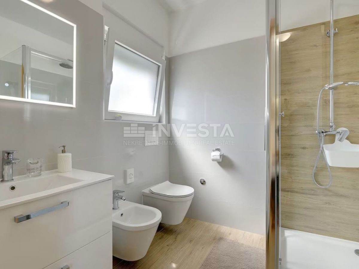 Casa indipendente di nuova costruzione con piscina nei dintorni di Pola