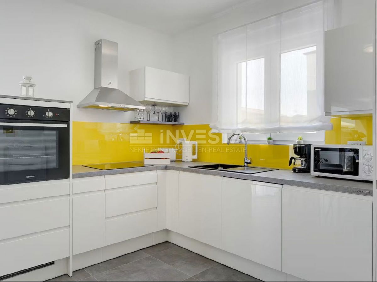 Casa indipendente di nuova costruzione con piscina nei dintorni di Pola