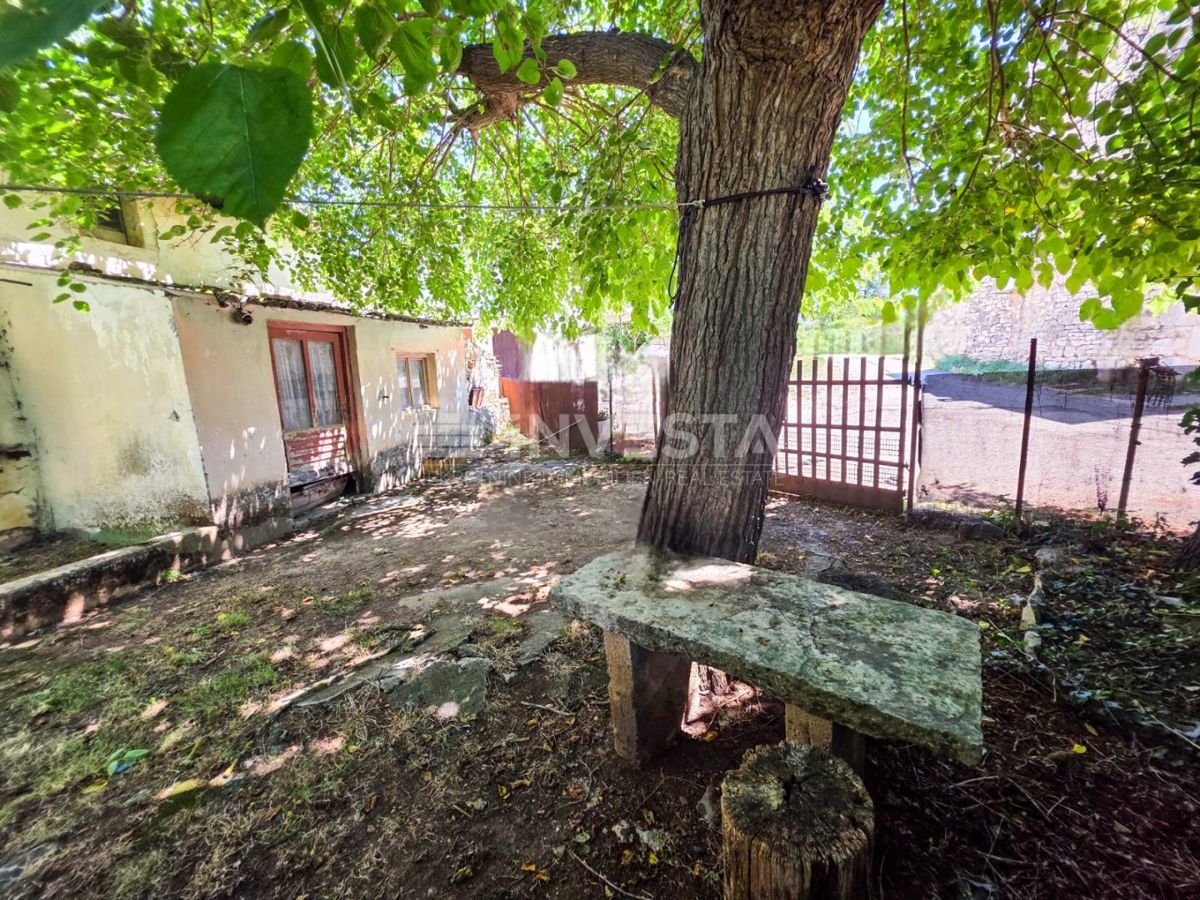 Zona di Vodnjan, autentica casa in pietra istriana con cortile