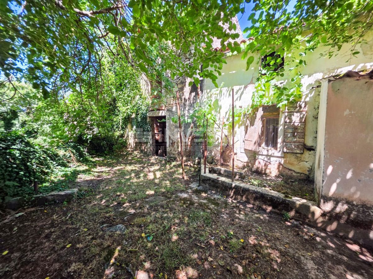 Zona di Vodnjan, autentica casa in pietra istriana con cortile