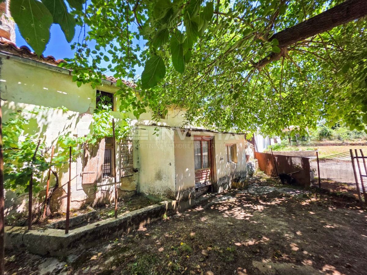 Zona di Vodnjan, autentica casa in pietra istriana con cortile