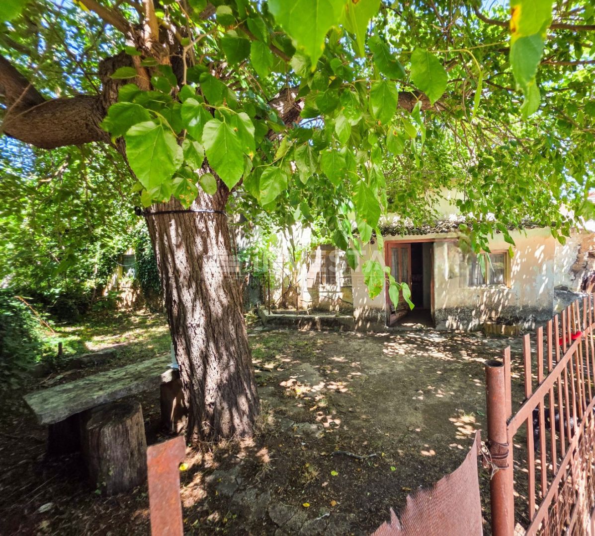 Zona di Vodnjan, autentica casa in pietra istriana con cortile