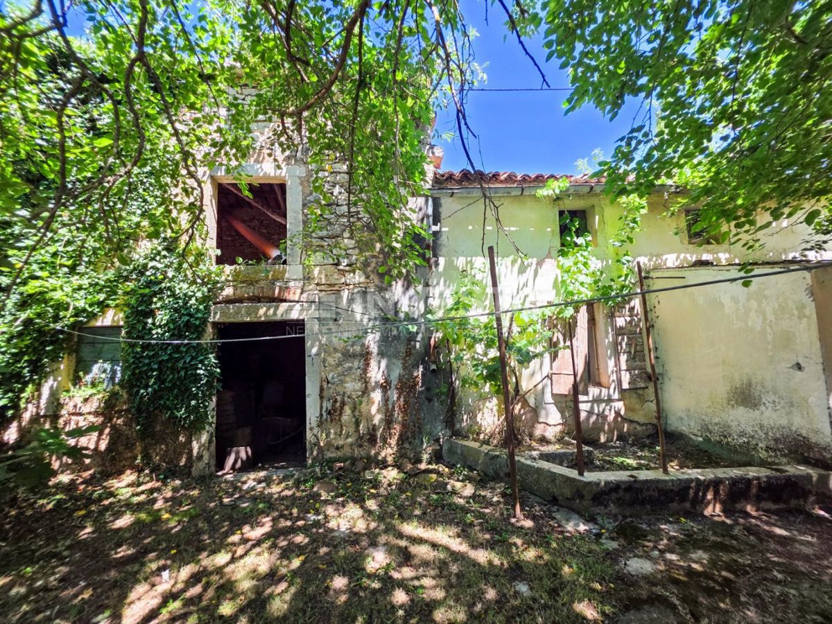 Zona di Vodnjan, autentica casa in pietra istriana con cortile