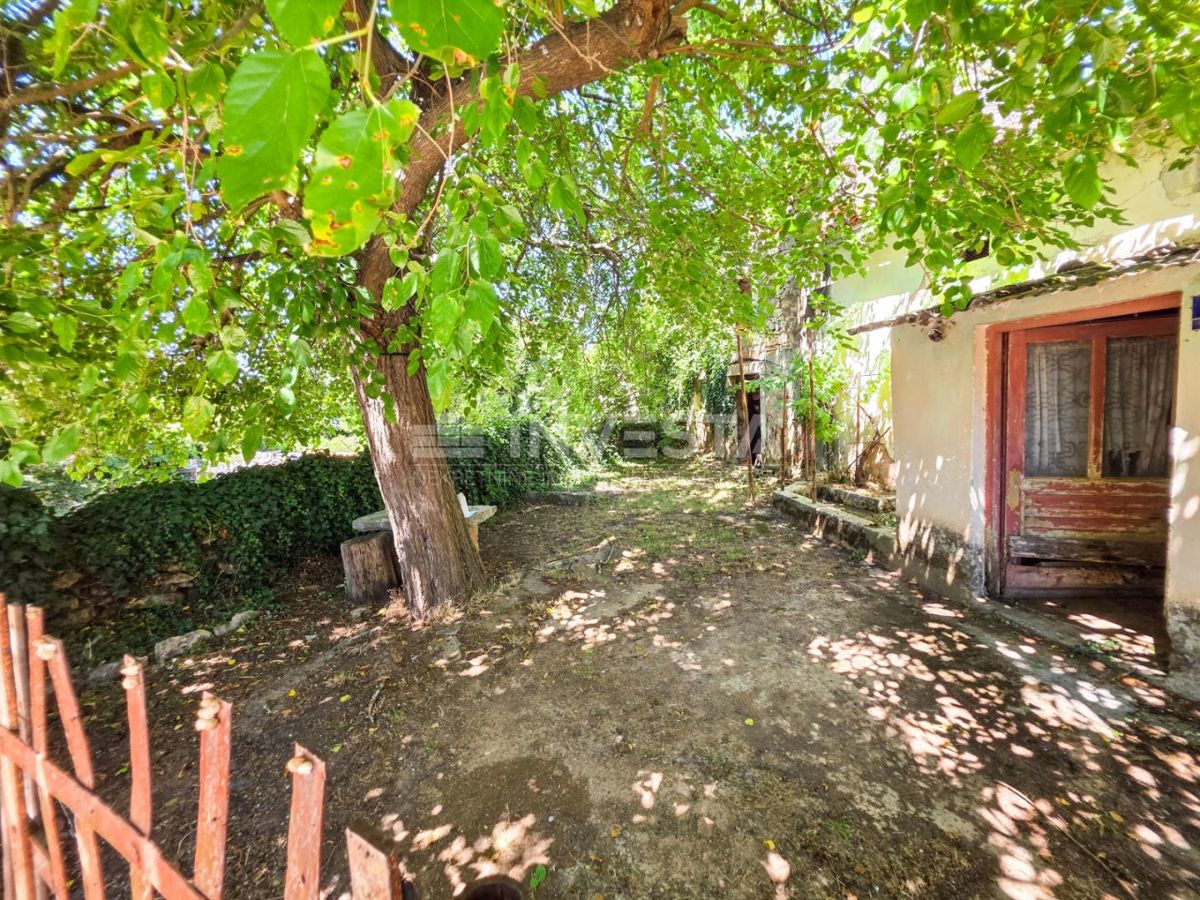 Zona di Vodnjan, autentica casa in pietra istriana con cortile